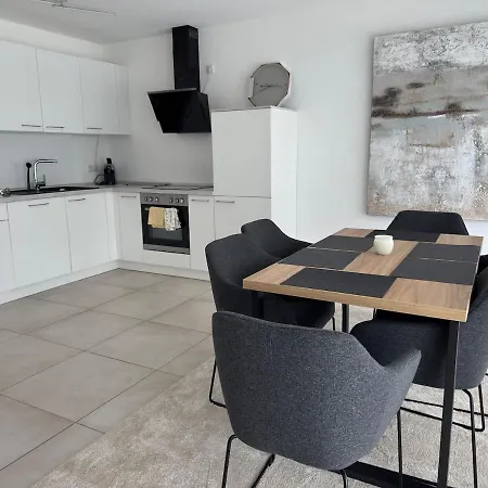 Moderne, Helle Mit Grosser Terrasse , Bright, Modern With Large Sun Terrace كاسيل